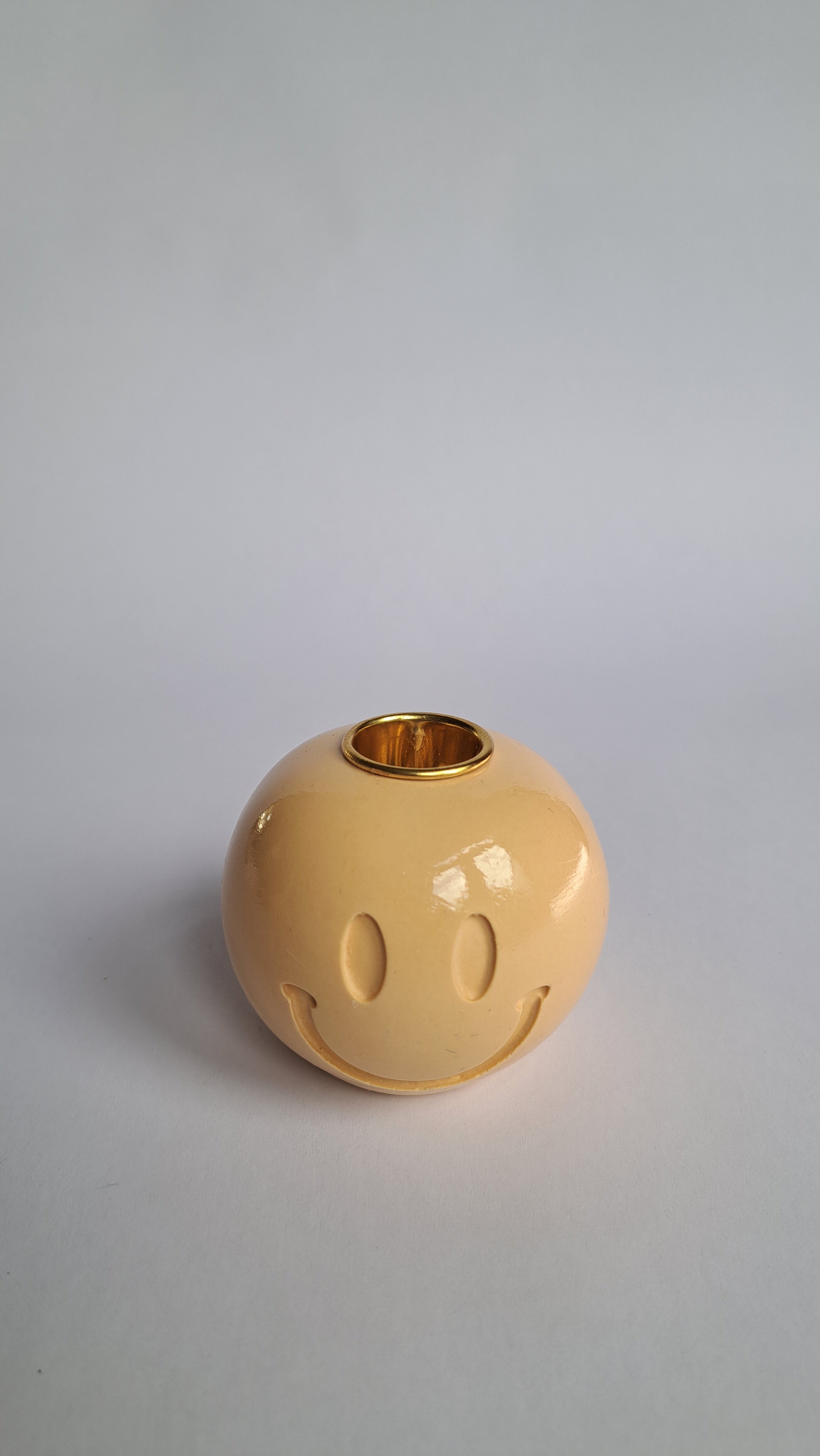 Kandelaar smiley butter yellow
