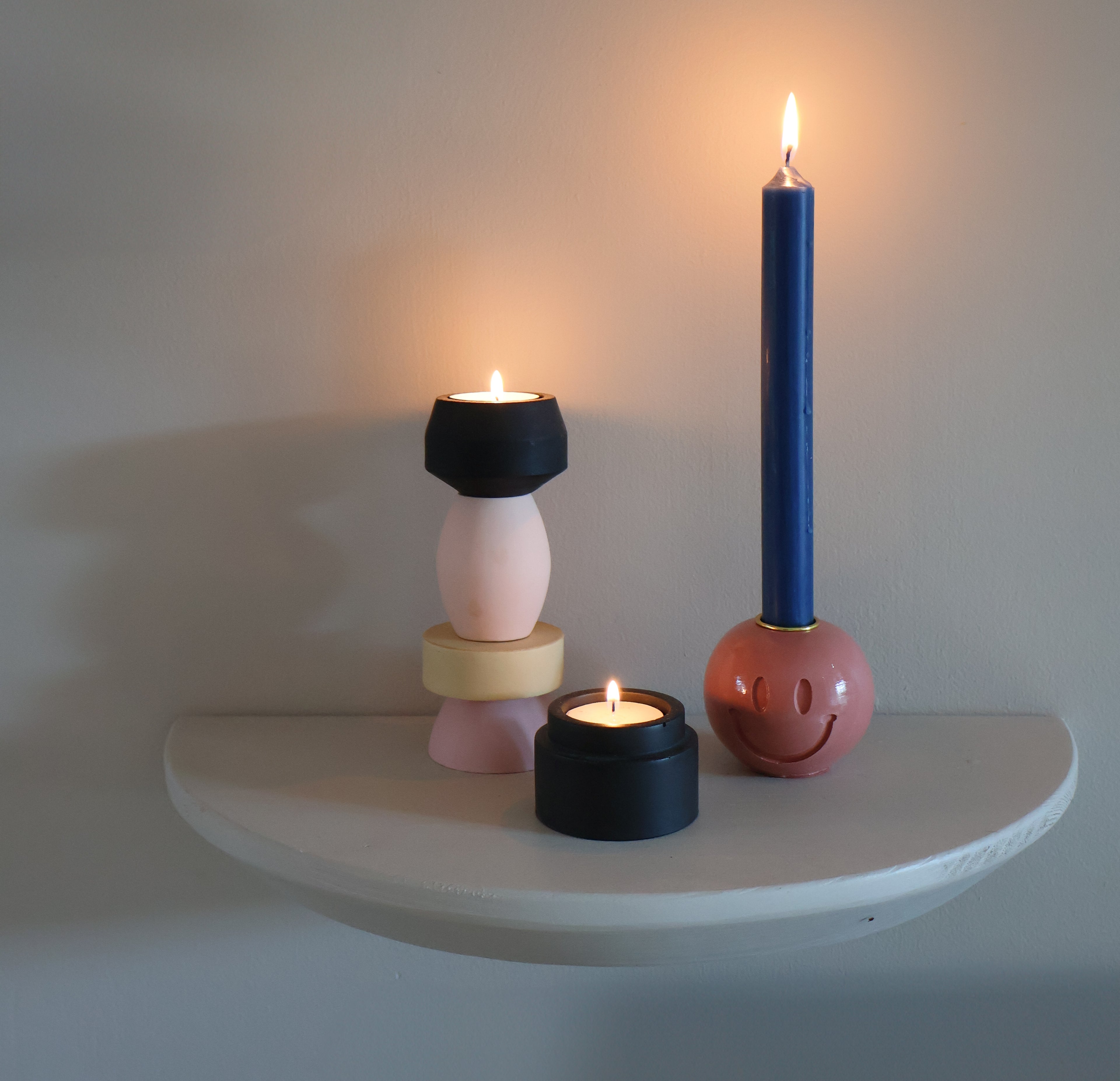 Kandelaar smiley aarderood