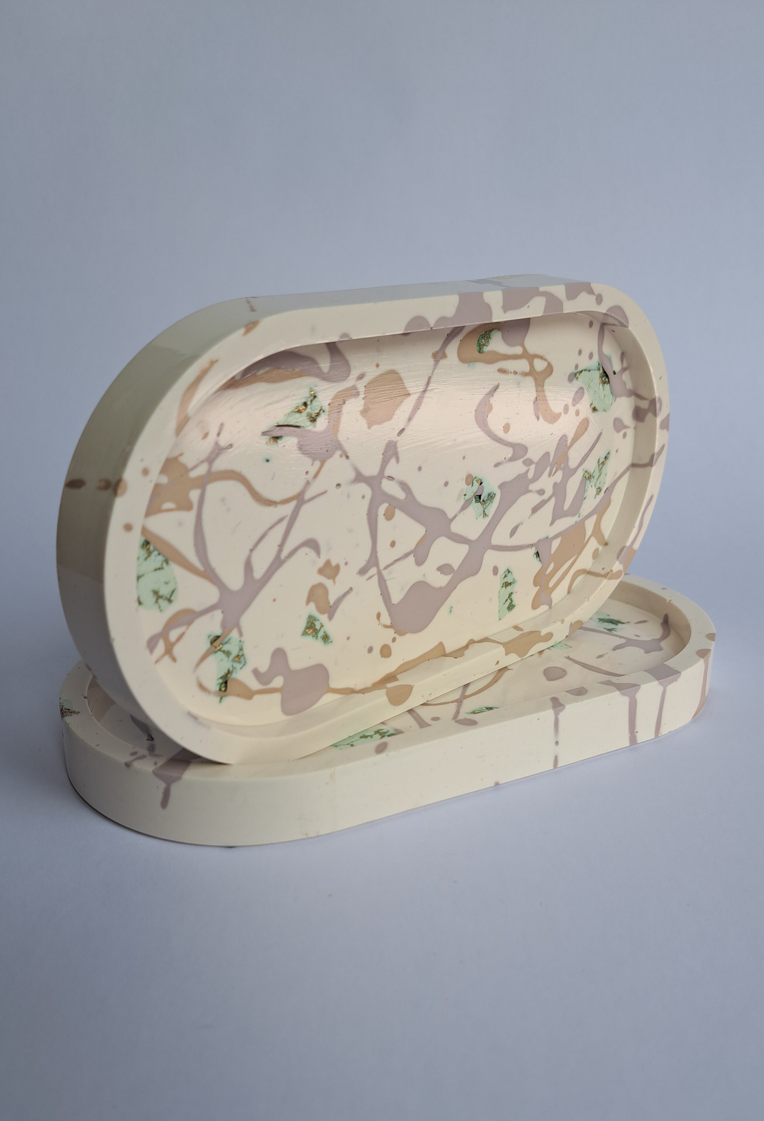 Tray Mokka/lila drip goud