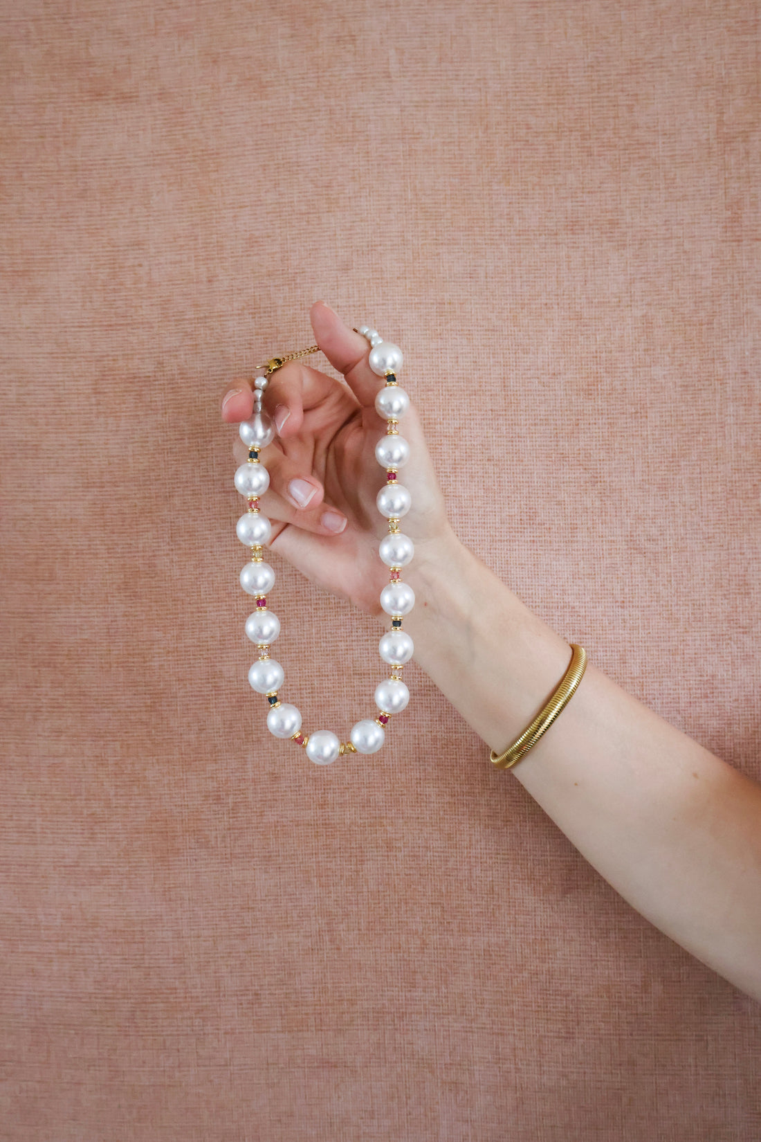 Chunky parelketting met gouden details