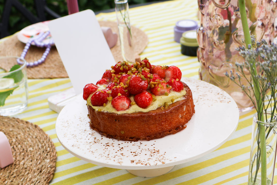 Cake stand White with gold